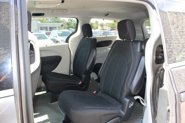 2017 Chrysler Pacifica Touring-L 4dr Wagon - 22914809 - 12
