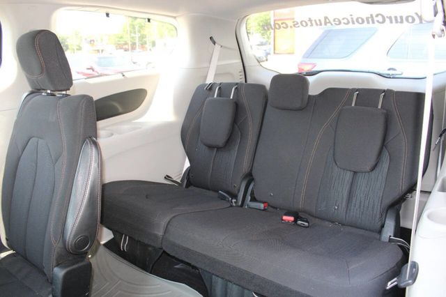 2017 Chrysler Pacifica Touring-L 4dr Wagon - 22914809 - 14