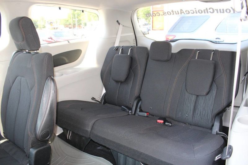 2017 Chrysler Pacifica Touring-L 4dr Wagon - 22914809 - 14