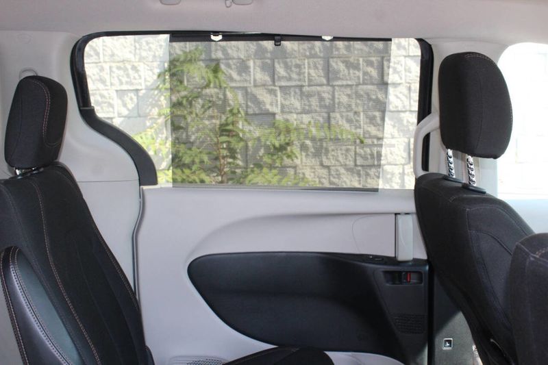 2017 Chrysler Pacifica Touring-L 4dr Wagon - 22914809 - 18