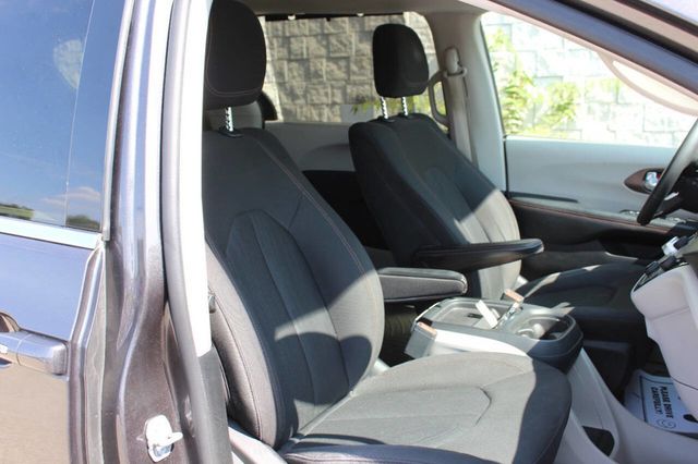 2017 Chrysler Pacifica Touring-L 4dr Wagon - 22914809 - 21