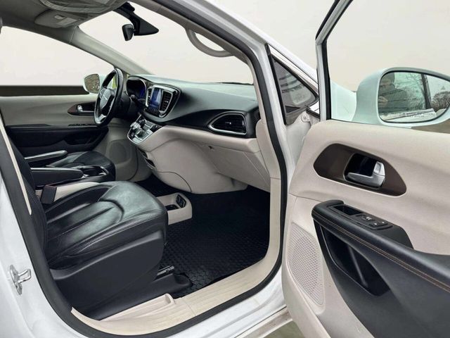 2017 Chrysler Pacifica Touring-L 4dr Wagon - 23012858 - 19