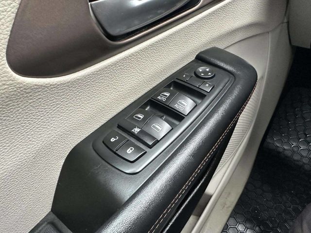 2017 Chrysler Pacifica Touring-L 4dr Wagon - 23012858 - 27