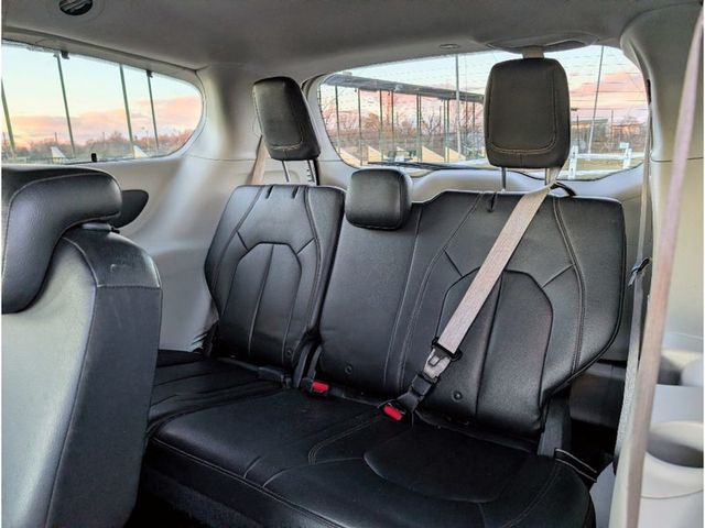2017 Chrysler Pacifica Touring-L 4dr Wagon - 22959076 - 17