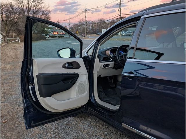 2017 Chrysler Pacifica Touring-L 4dr Wagon - 22959076 - 8