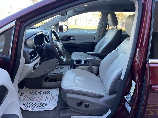 2017 Chrysler Pacifica Touring-L 4dr Wagon - 22953761 - 10