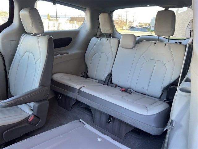 2017 Chrysler Pacifica Touring-L 4dr Wagon - 22953761 - 12