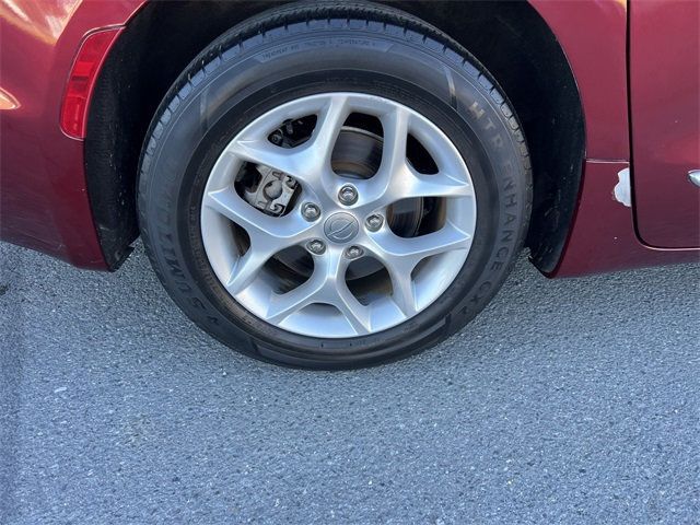 2017 Chrysler Pacifica Touring-L 4dr Wagon - 22953761 - 14