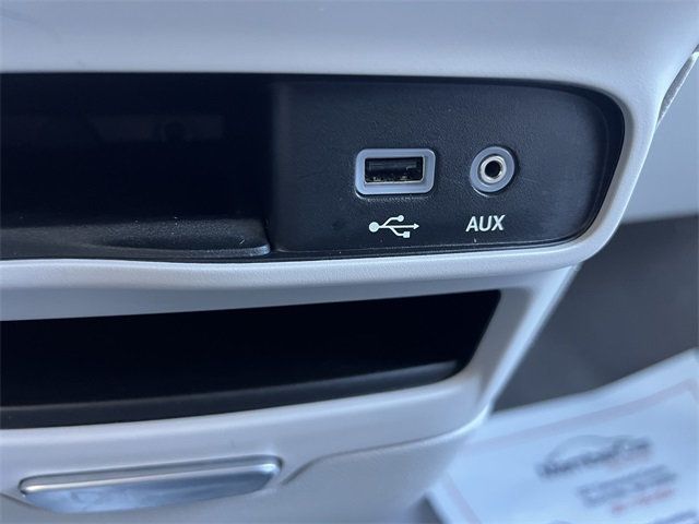 2017 Chrysler Pacifica Touring-L 4dr Wagon - 22953761 - 28