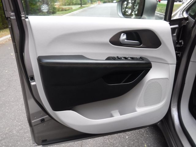 2017 Chrysler Pacifica Touring-L 4dr Wagon - 22929930 - 12