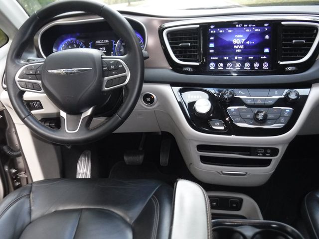 2017 Chrysler Pacifica Touring-L 4dr Wagon - 22929930 - 18