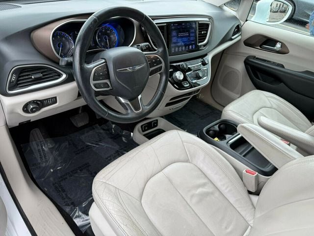 2017 Chrysler Pacifica Touring-L 4dr Wagon - 23020177 - 9