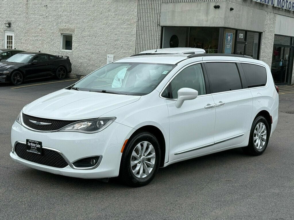 2017 Chrysler Pacifica Touring-L 4dr Wagon - 23020177 - 13