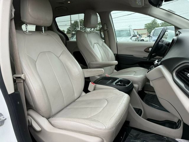 2017 Chrysler Pacifica Touring-L 4dr Wagon - 23020177 - 15