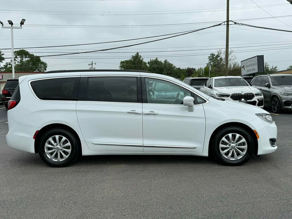 2017 Chrysler Pacifica Touring-L 4dr Wagon - 23020177 - 17