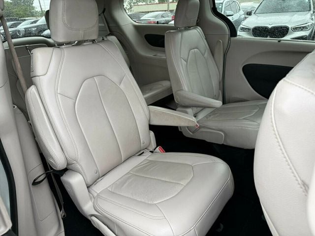 2017 Chrysler Pacifica Touring-L 4dr Wagon - 23020177 - 19
