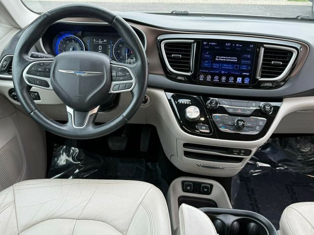 2017 Chrysler Pacifica Touring-L 4dr Wagon - 23020177 - 22