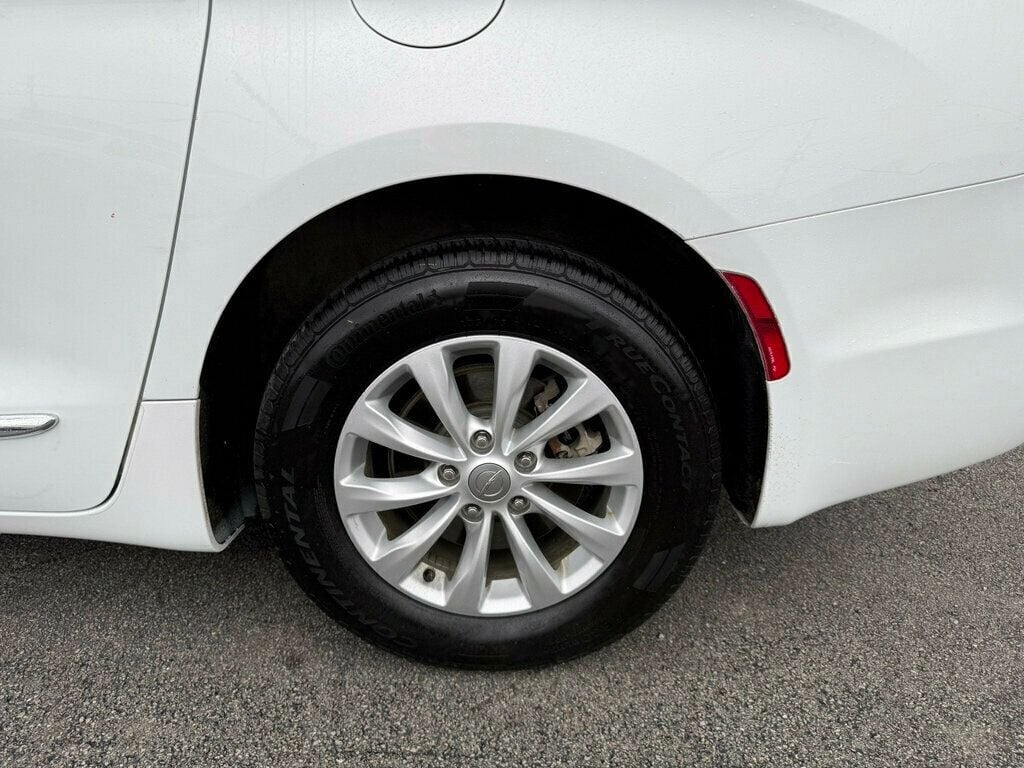 2017 Chrysler Pacifica Touring-L 4dr Wagon - 23020177 - 35