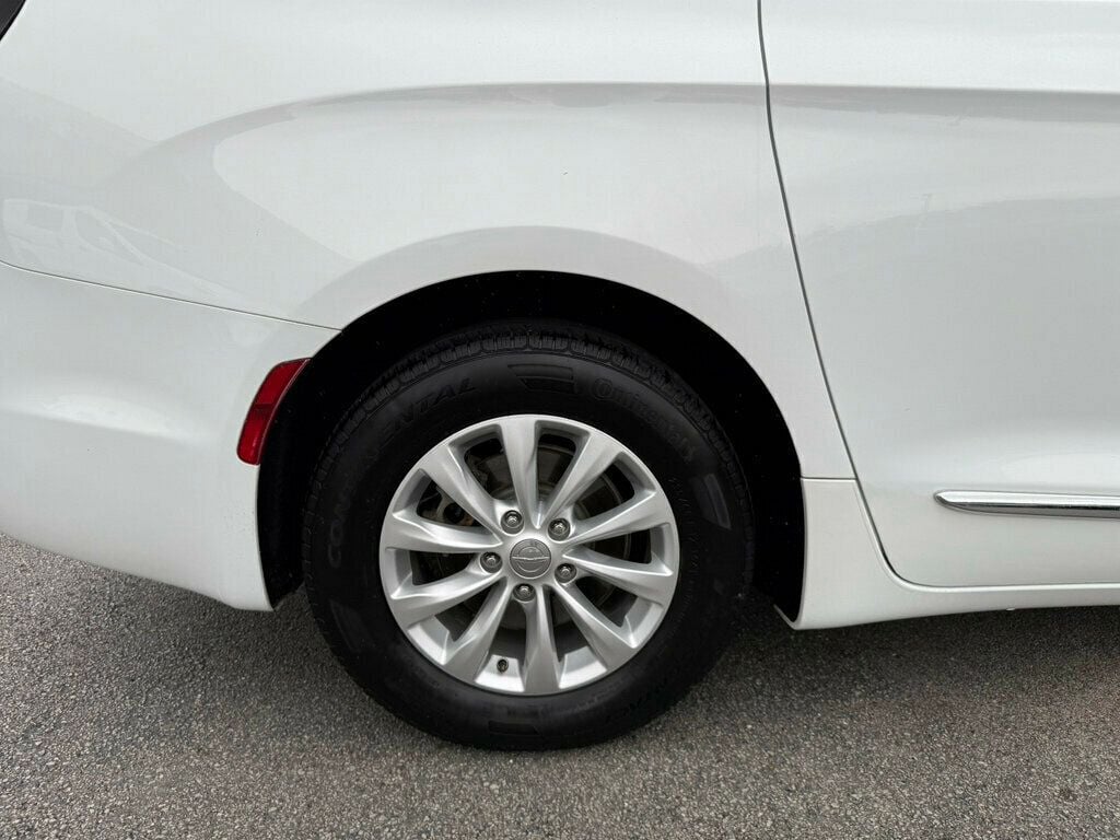 2017 Chrysler Pacifica Touring-L 4dr Wagon - 23020177 - 38