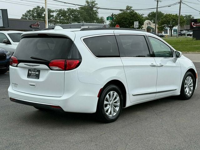 2017 Chrysler Pacifica Touring-L 4dr Wagon - 23020177 - 8