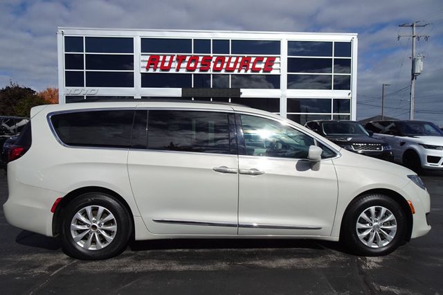 2017 Chrysler Pacifica Touring-L 4dr Wagon - 22930002 - 0