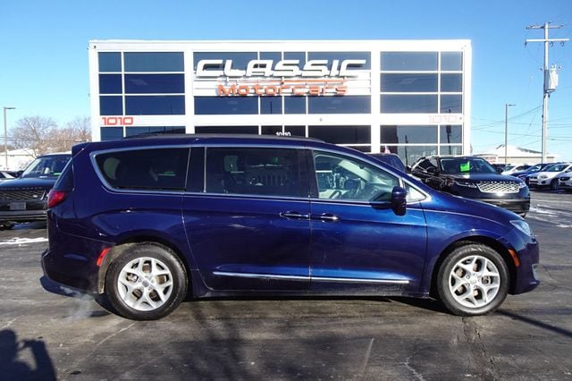 2017 Chrysler Pacifica Touring-L 4dr Wagon - 22955652 - 0
