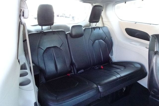 2017 Chrysler Pacifica Touring-L 4dr Wagon - 22955652 - 12