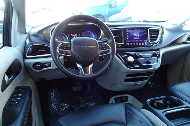 2017 Chrysler Pacifica Touring-L 4dr Wagon - 22955652 - 16