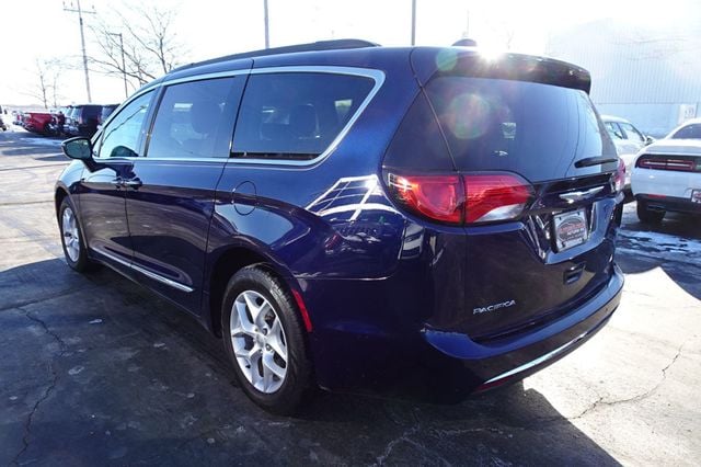 2017 Chrysler Pacifica Touring-L 4dr Wagon - 22955652 - 5