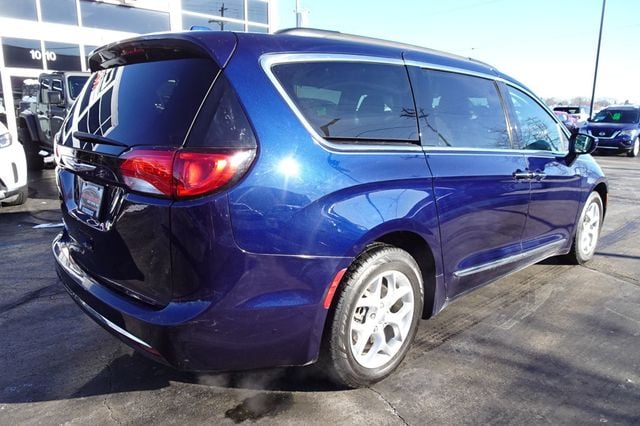 2017 Chrysler Pacifica Touring-L 4dr Wagon - 22955652 - 7