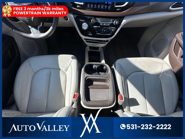 2017 Chrysler Pacifica Touring-L Minivan 4D - 22988966 - 29