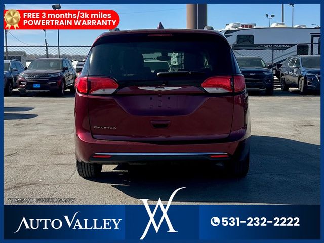 2017 Chrysler Pacifica Touring-L Minivan 4D - 22988966 - 5