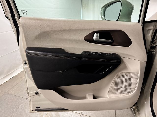 2017 Chrysler Pacifica TOURING L PLUS - 22998228 - 13