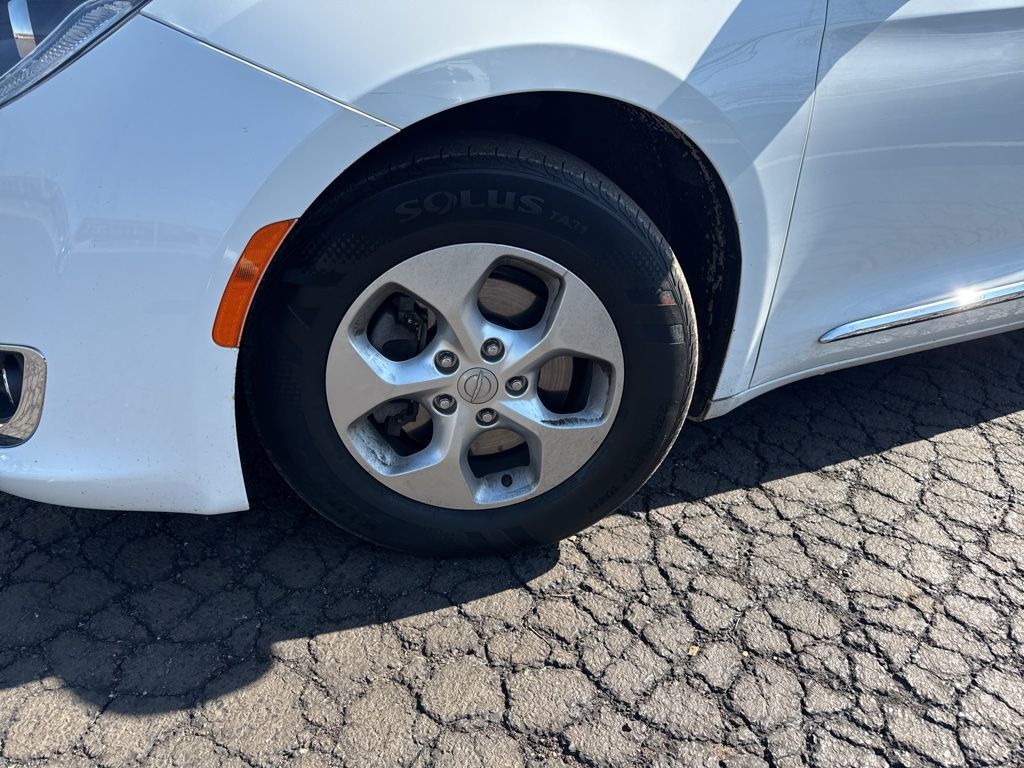 2017 Chrysler Pacifica Touring-L Plus 4dr Wagon - 23001025 - 1