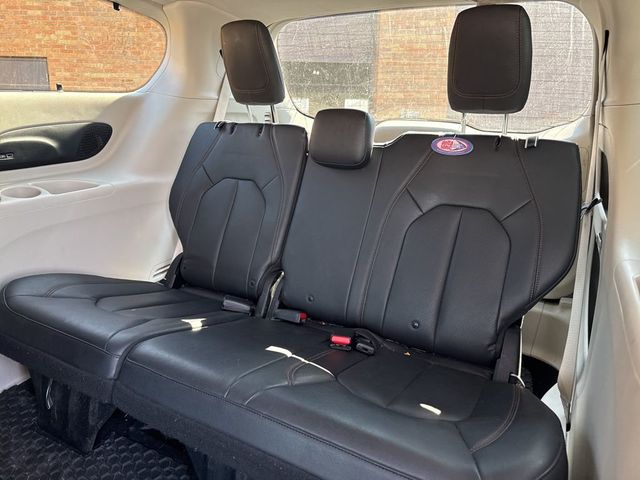 2017 Chrysler Pacifica Touring-L Plus 4dr Wagon - 23001025 - 7