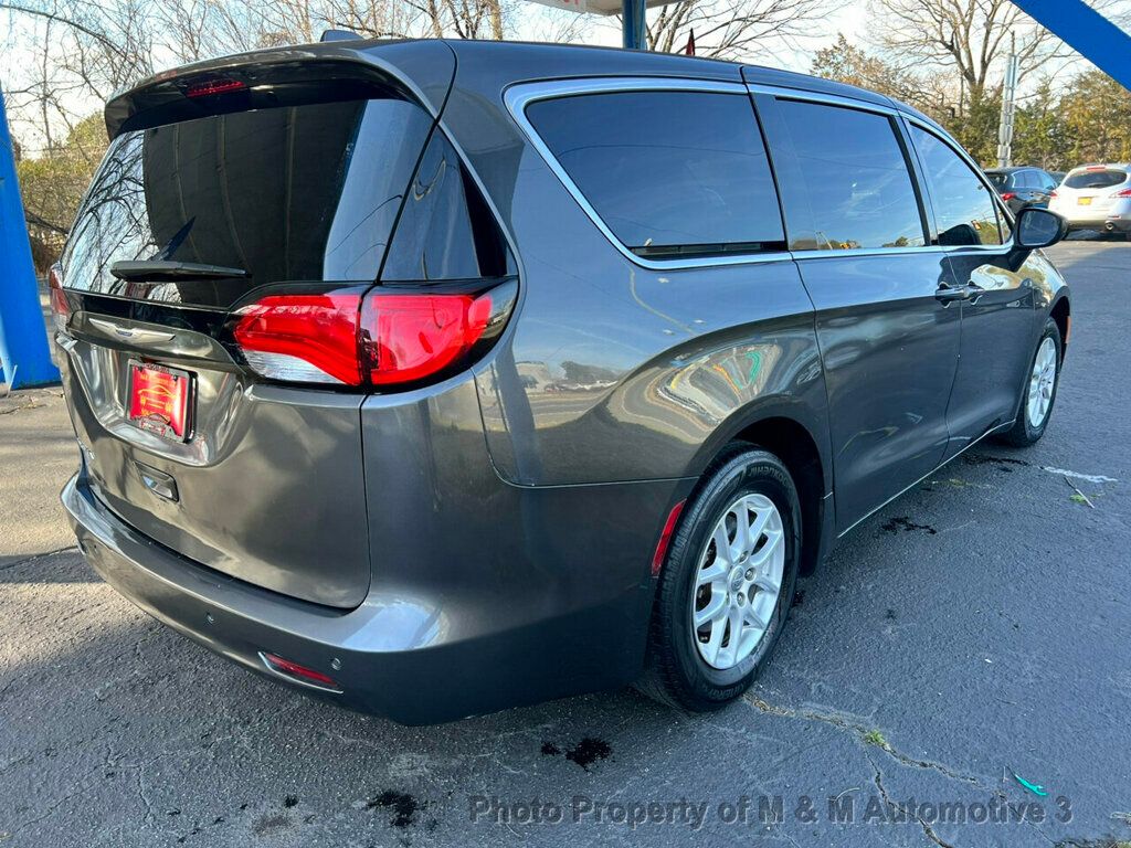 2017 Chrysler Pacifica Touring Plus FWD - 22331241 - 3