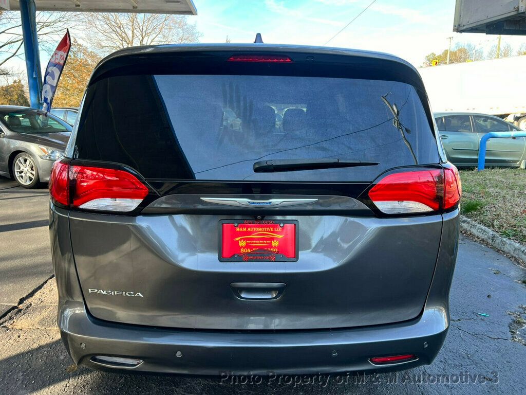 2017 Chrysler Pacifica Touring Plus FWD - 22331241 - 4