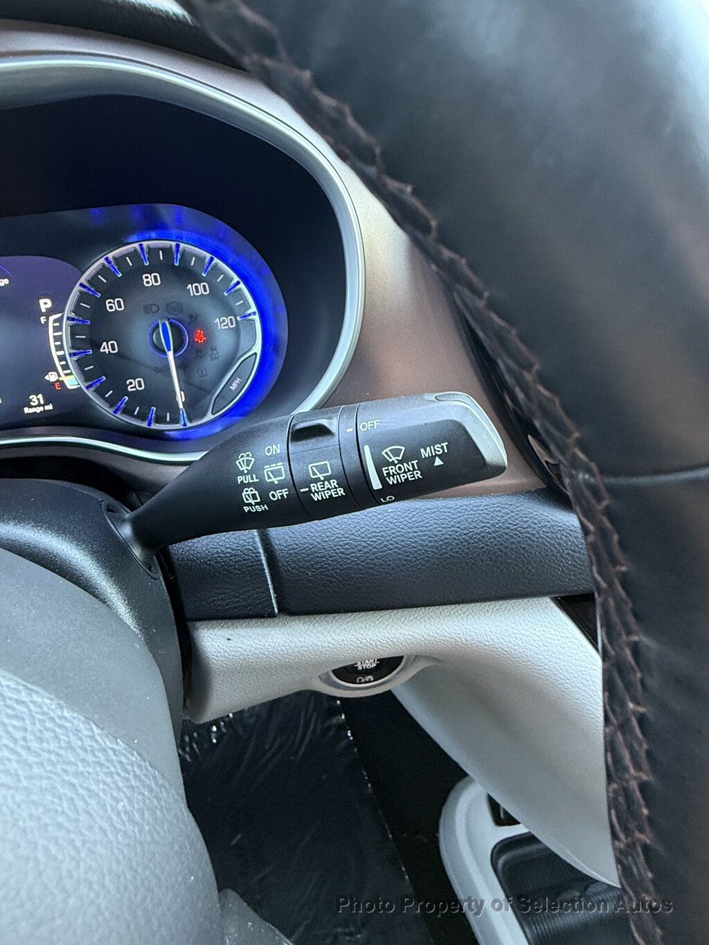 Chrysler Pacifica photo 18