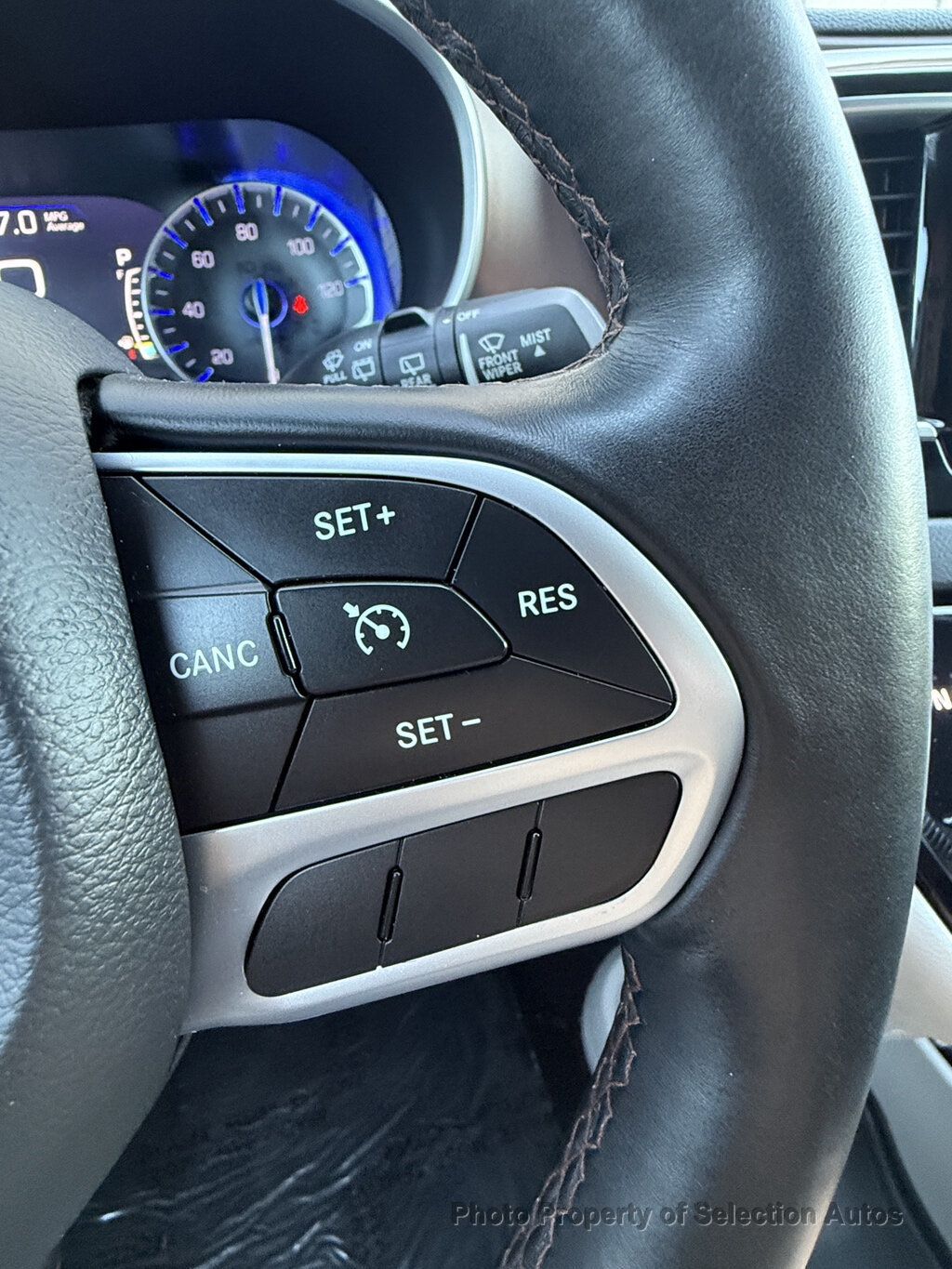 Chrysler Pacifica photo 20