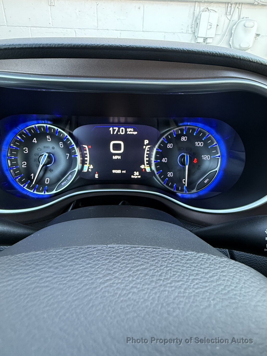 Chrysler Pacifica photo 22
