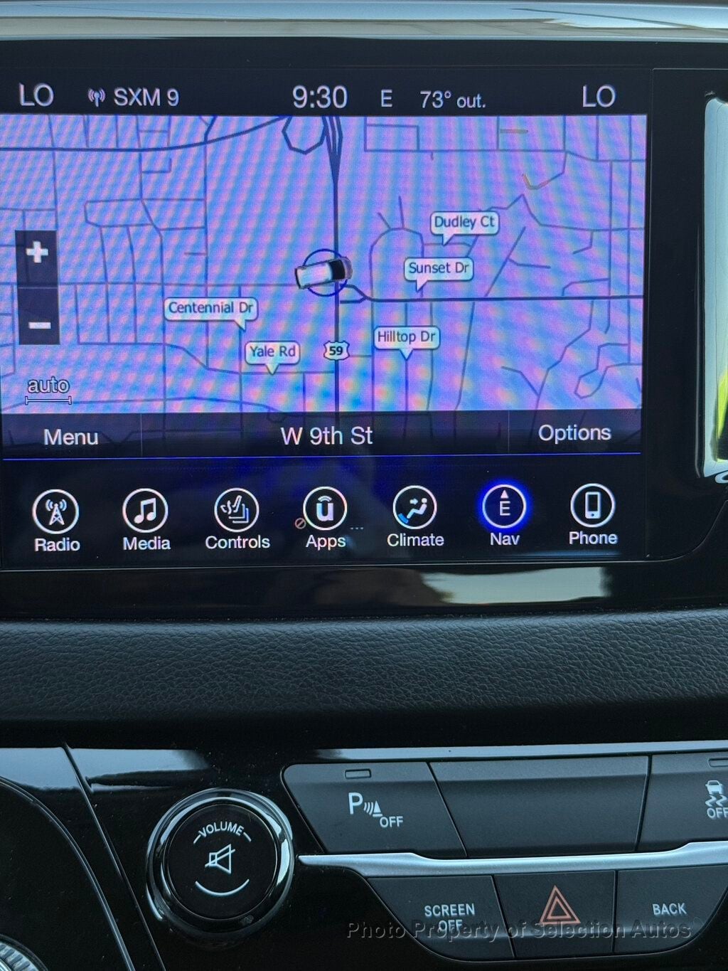 Chrysler Pacifica photo 26