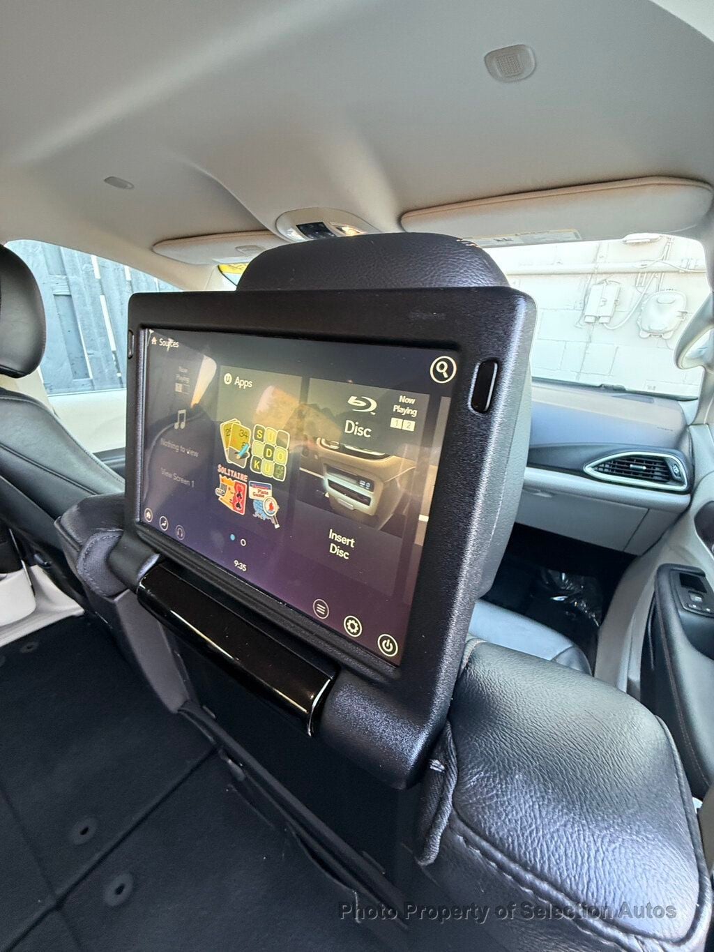 Chrysler Pacifica photo 39