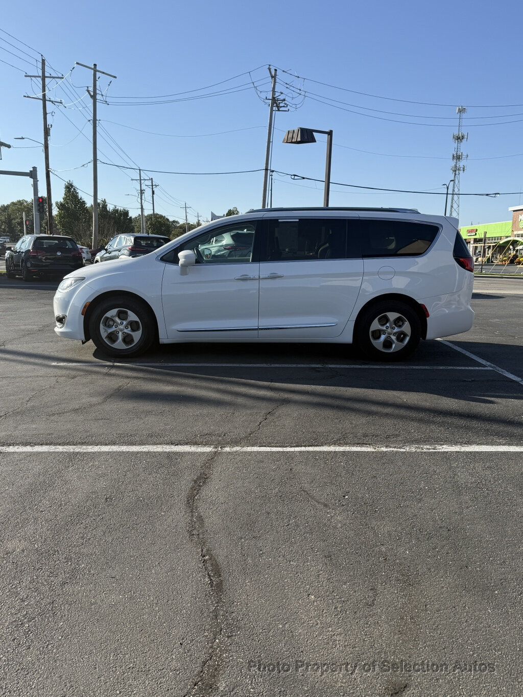 Chrysler Pacifica photo 5