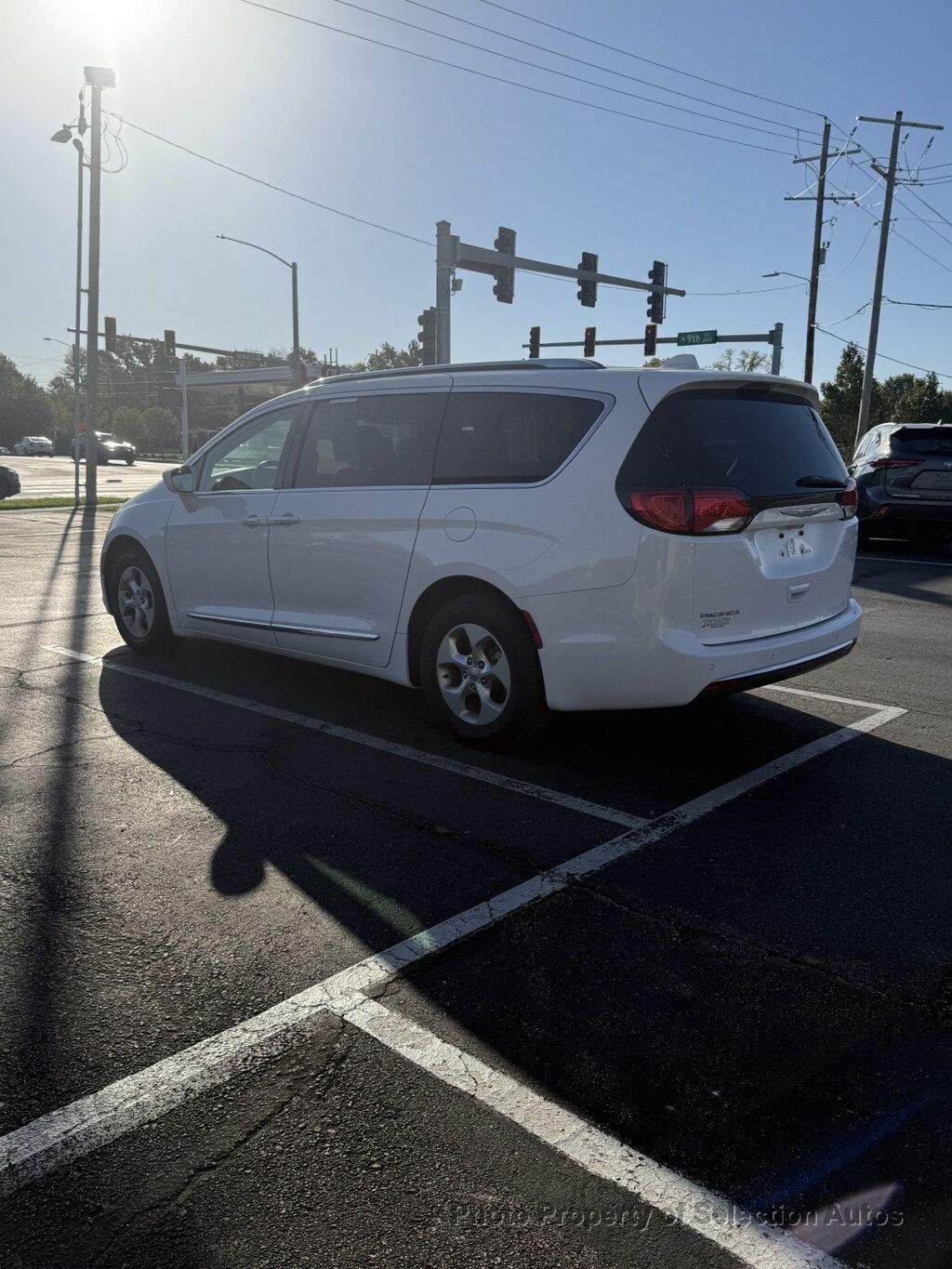 Chrysler Pacifica photo 6