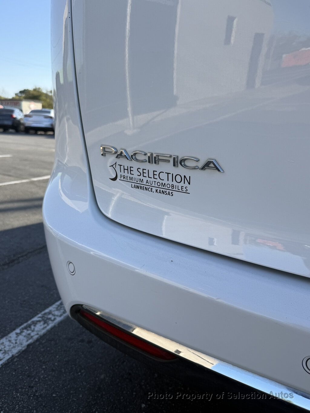 Chrysler Pacifica photo 8