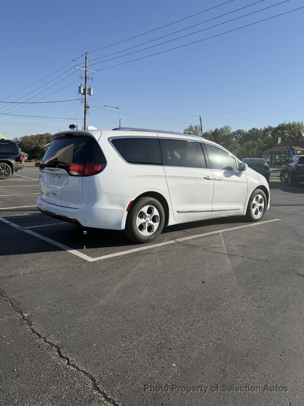Chrysler Pacifica photo 9