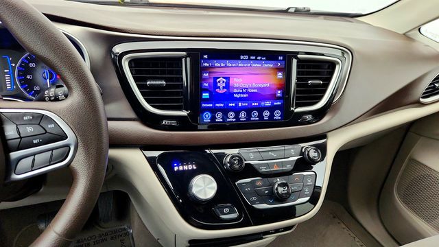 2017 Chrysler Pacifica Touring Plus w/ SafetyTec Group, Tire & Wheel Group & Rear Entmt - 22971695 - 16