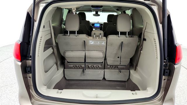 2017 Chrysler Pacifica Touring Plus w/ SafetyTec Group, Tire & Wheel Group & Rear Entmt - 22971695 - 23