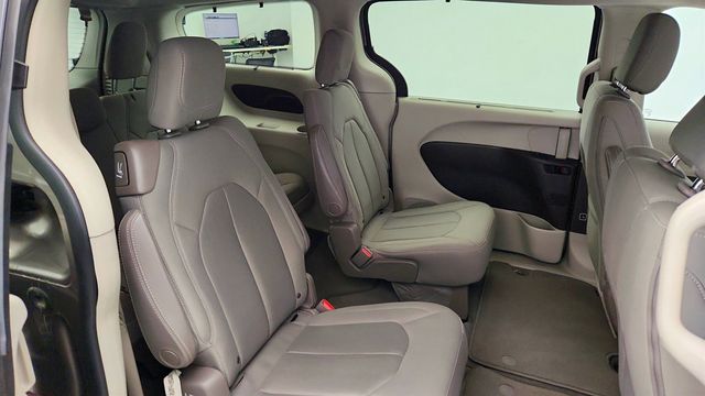2017 Chrysler Pacifica Touring Plus w/ SafetyTec Group, Tire & Wheel Group & Rear Entmt - 22971695 - 24
