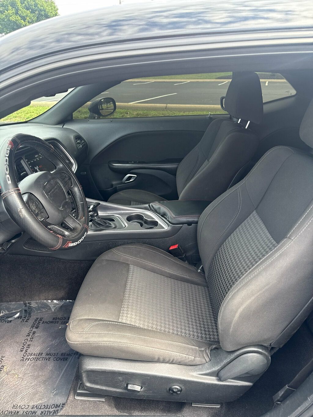 2017 Dodge Challenger SXT photo 10